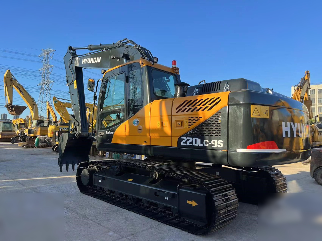 HYUNDAI ROBEX 220 LC-9S - Bandgrävare: bild 1 HYUNDAI ROBEX 220 LC-9S - Bandgrävare: bild 1