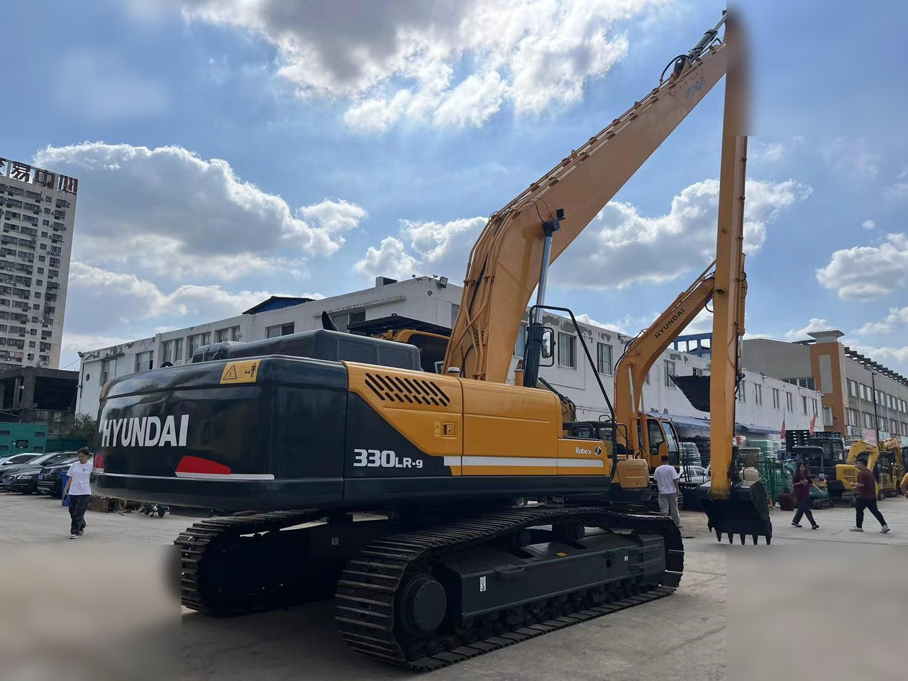 HYUNDAI ROBEX 330 LC-9S - Rivningsgrävare: bild 2 HYUNDAI ROBEX 330 LC-9S - Rivningsgrävare: bild 2