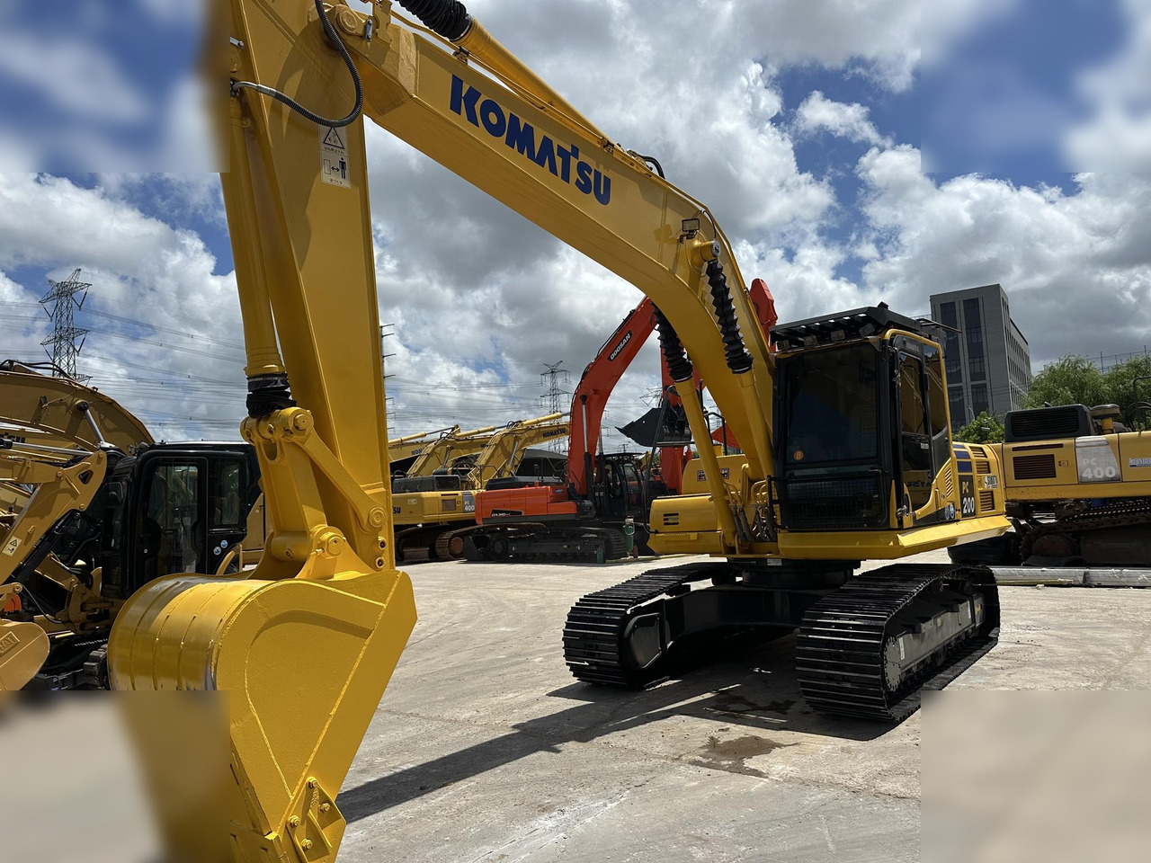 KOMATSU PC200-8 - Bandgrävare: bild 2 KOMATSU PC200-8 - Bandgrävare: bild 2