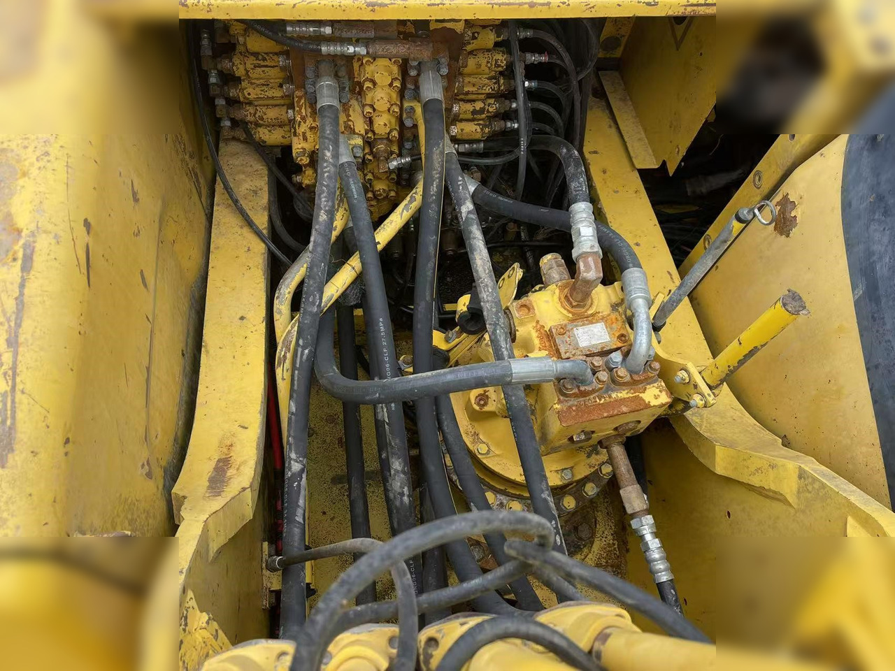 Bandgrävare KOMATSU PC220-7: bild 7