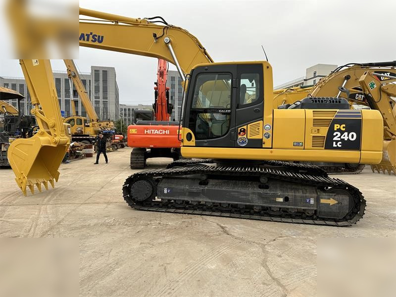 Bandgrävare KOMATSU PC240 LC-8: bild 1