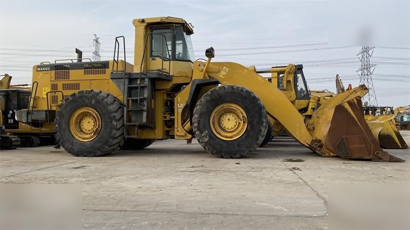 KOMATSU WA600-3 - Hjullastare: bild 2 KOMATSU WA600-3 - Hjullastare: bild 2