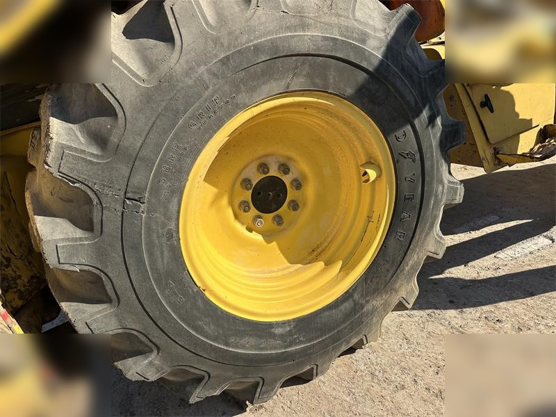 NEW HOLLAND LB95B-4PT - Grävlastare: bild 5 NEW HOLLAND LB95B-4PT - Grävlastare: bild 5