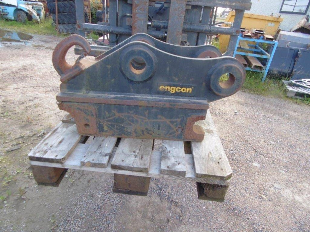 Engcon snabbfäste till Hitachi 210  - Redskapsfäste för Byggmaskiner: bild 1 Engcon snabbfäste till Hitachi 210  - Redskapsfäste för Byggmaskiner: bild 1