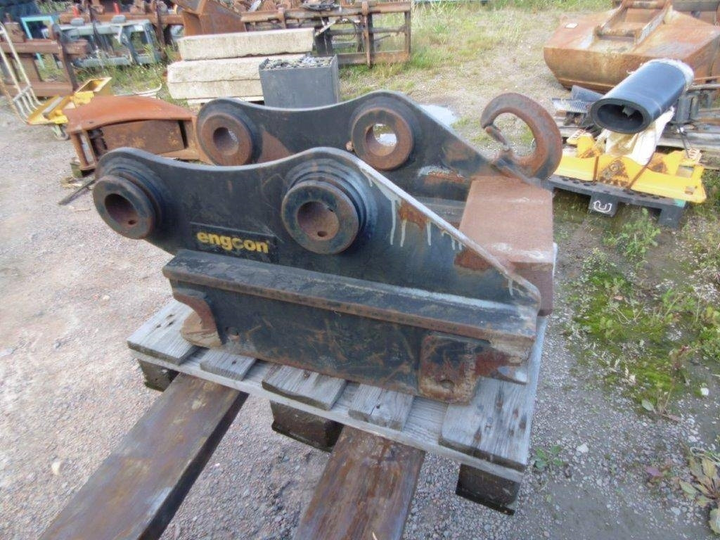 Engcon snabbfäste till Hitachi 210  - Redskapsfäste för Byggmaskiner: bild 2 Engcon snabbfäste till Hitachi 210  - Redskapsfäste för Byggmaskiner: bild 2