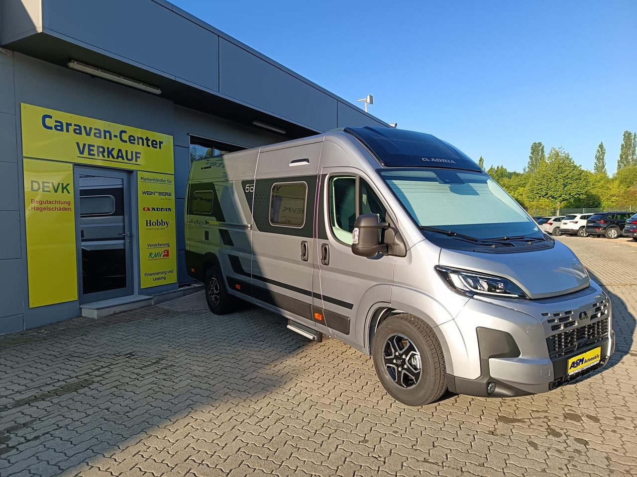 Adria Twin "60Y" 640 SLB*180 PS*4,25t MAXI*COMBI D 6E* - Campingbil: bild 2 Adria Twin "60Y" 640 SLB*180 PS*4,25t MAXI*COMBI D 6E* - Campingbil: bild 2