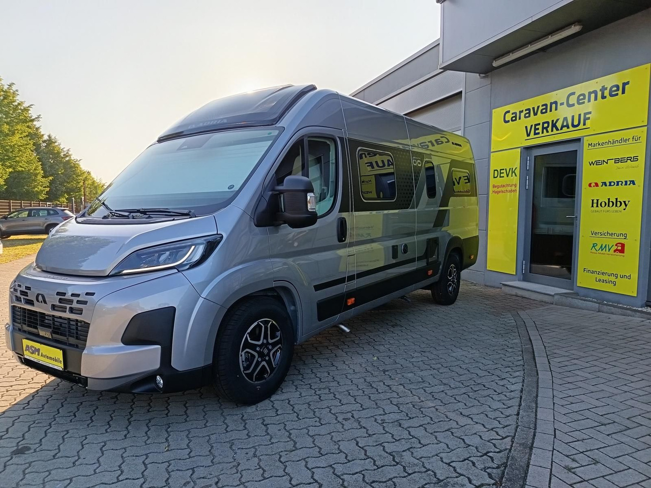 Adria Twin "60Y" 640 SLB*180 PS*4,25t MAXI*COMBI D 6E* - Campingbil: bild 4 Adria Twin "60Y" 640 SLB*180 PS*4,25t MAXI*COMBI D 6E* - Campingbil: bild 4