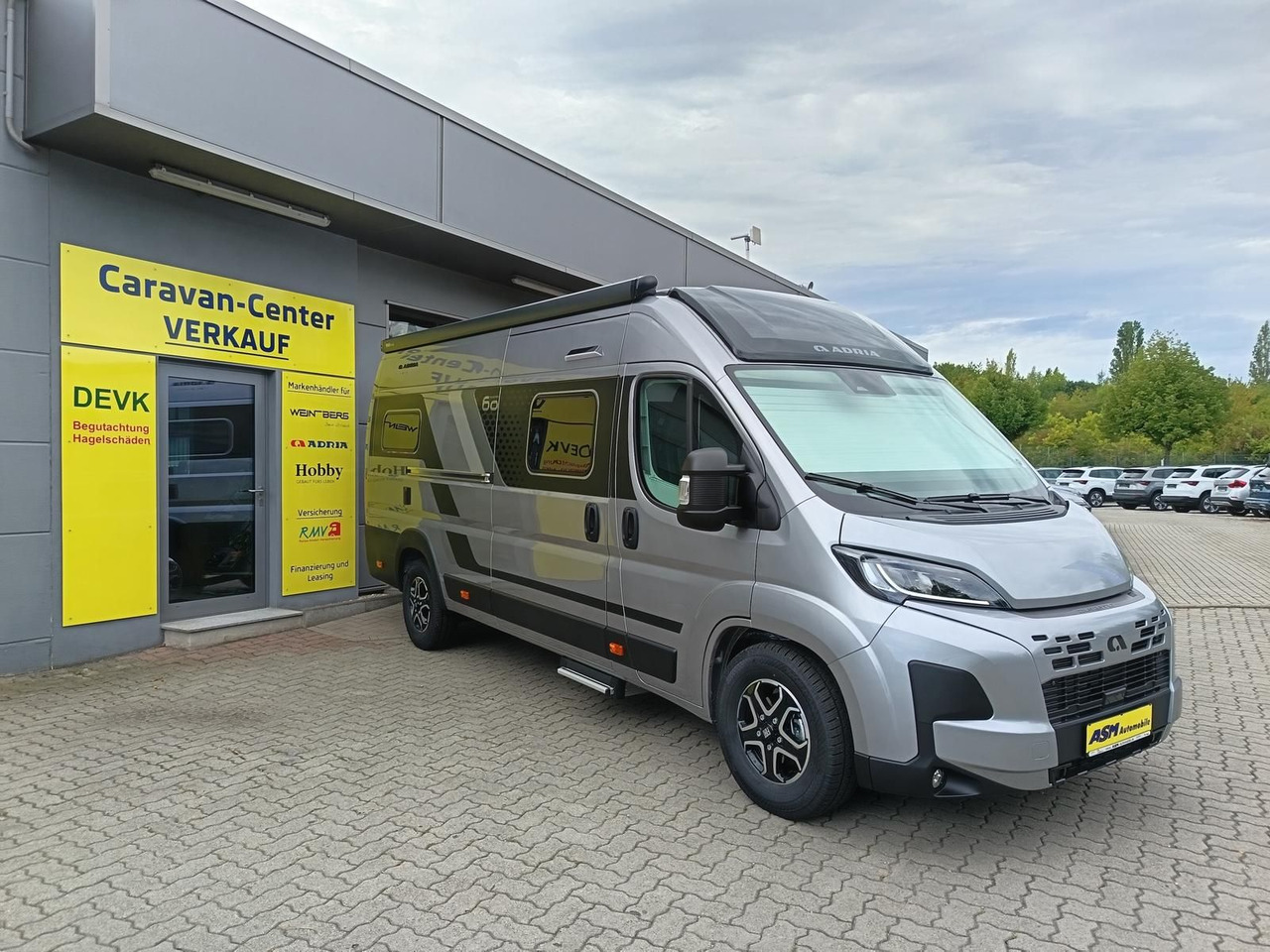 Adria Twin "60Y" 640 SLB 4,25MAXI*JUBILEE*MARKISE*LED - Campingbil: bild 2 Adria Twin "60Y" 640 SLB 4,25MAXI*JUBILEE*MARKISE*LED - Campingbil: bild 2