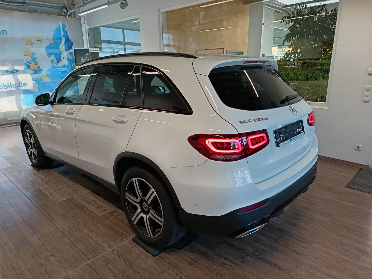 Mercedes-Benz GLC 220d AMG Line 4MATIC*AHK*NAVI*LED*R-KAM*DAB* - SUV: bild 4 Mercedes-Benz GLC 220d AMG Line 4MATIC*AHK*NAVI*LED*R-KAM*DAB* - SUV: bild 4