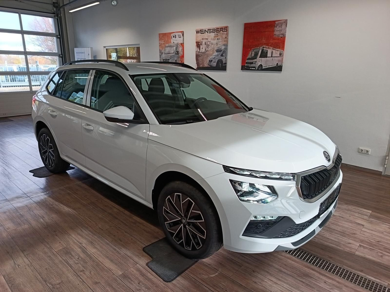 Skoda Kamiq 130 Jahre 1,5TSI DSG*AHK*ACC*LED*R-KAM*PDC - SUV: bild 3 Skoda Kamiq 130 Jahre 1,5TSI DSG*AHK*ACC*LED*R-KAM*PDC - SUV: bild 3