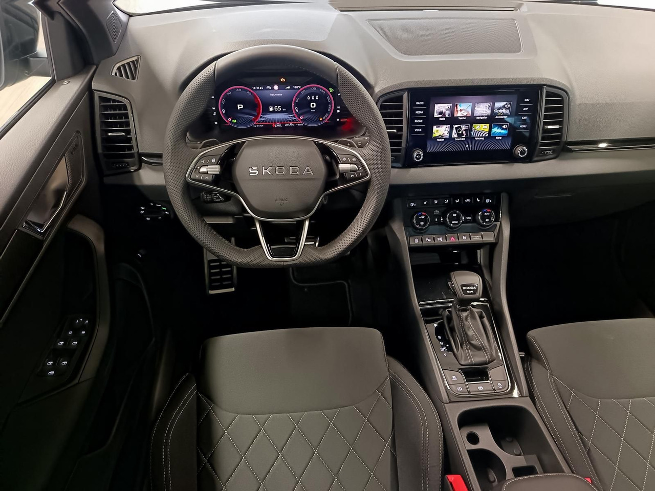 SUV Skoda Karoq Sportline 2,0 TDI DSG 4x4*AHK*PSD*STD.HZG*: bild 7 SUV Skoda Karoq Sportline 2,0 TDI DSG 4x4*AHK*PSD*STD.HZG*: bild 7