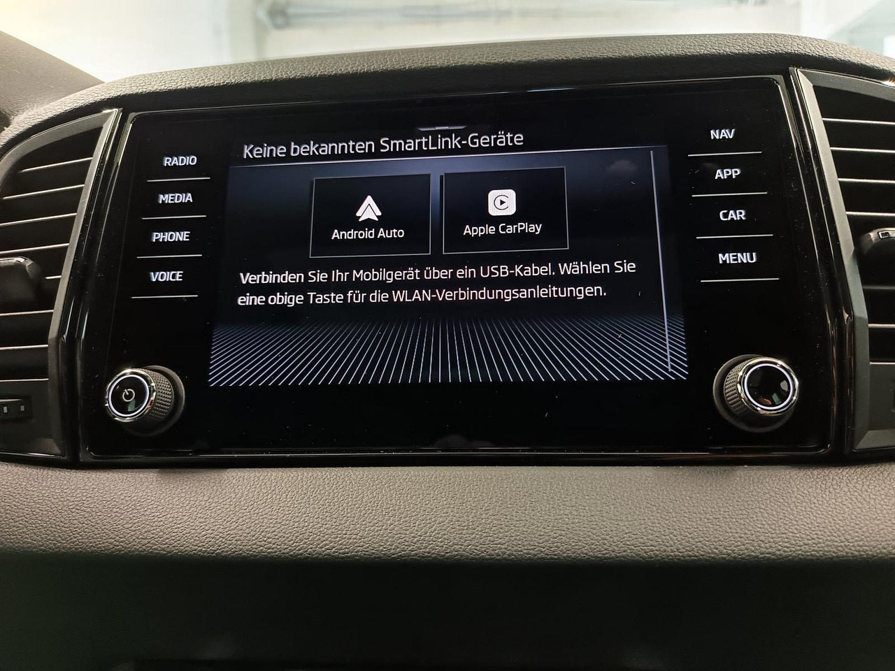 SUV Skoda Karoq Sportline 2,0 TDI DSG 4x4*AHK*PSD*STD.HZG*: bild 13 SUV Skoda Karoq Sportline 2,0 TDI DSG 4x4*AHK*PSD*STD.HZG*: bild 13