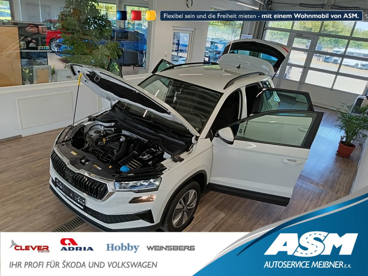 Skoda Karoq Style 1,5 TSI DSG*AHK*NAVI*LED*R-KAM*2xPDC - SUV: bild 1 Skoda Karoq Style 1,5 TSI DSG*AHK*NAVI*LED*R-KAM*2xPDC - SUV: bild 1