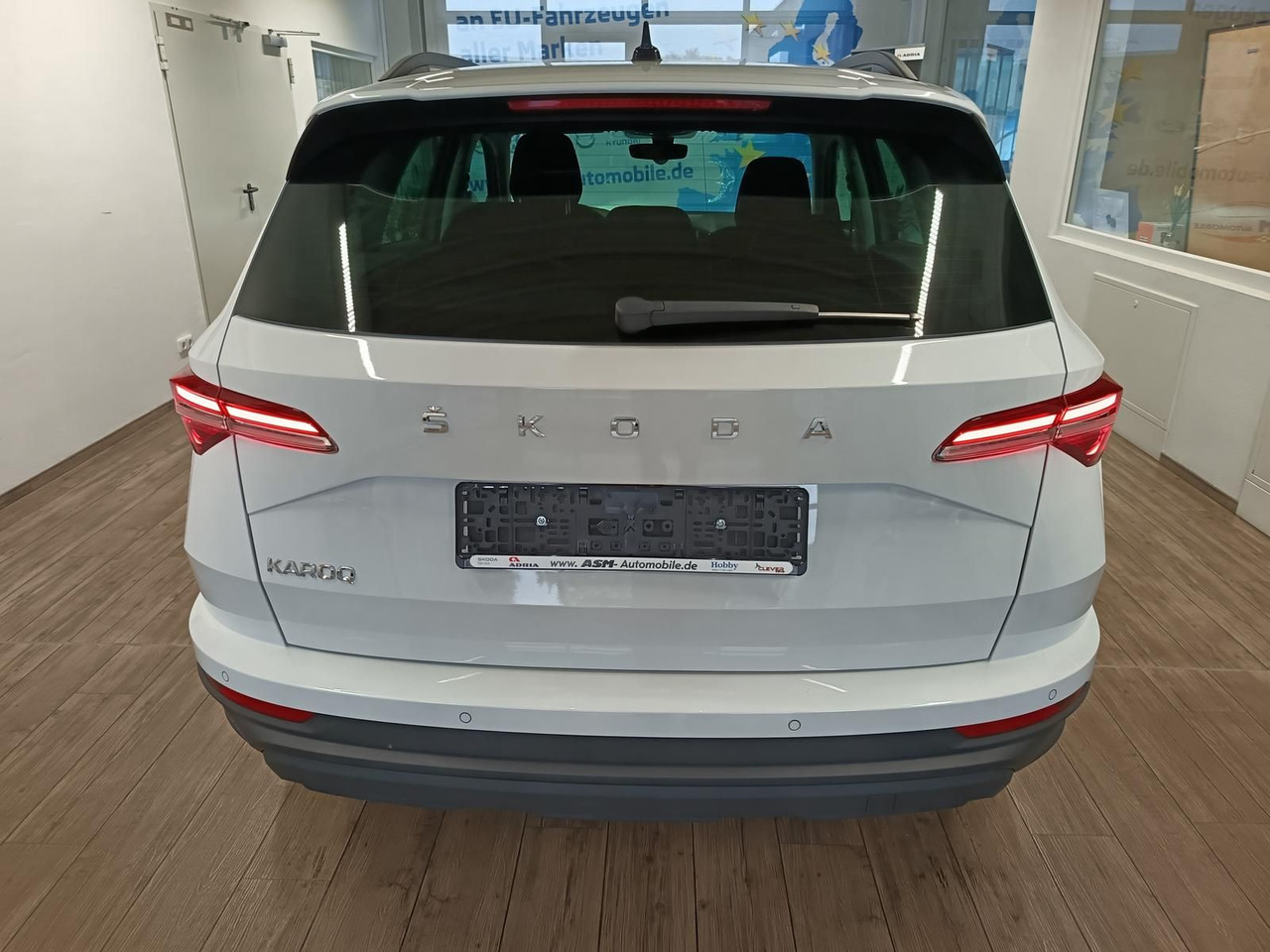 Skoda Karoq Style 1,5 TSI DSG*AHK*NAVI*LED*R-KAM*2xPDC - SUV: bild 5 Skoda Karoq Style 1,5 TSI DSG*AHK*NAVI*LED*R-KAM*2xPDC - SUV: bild 5