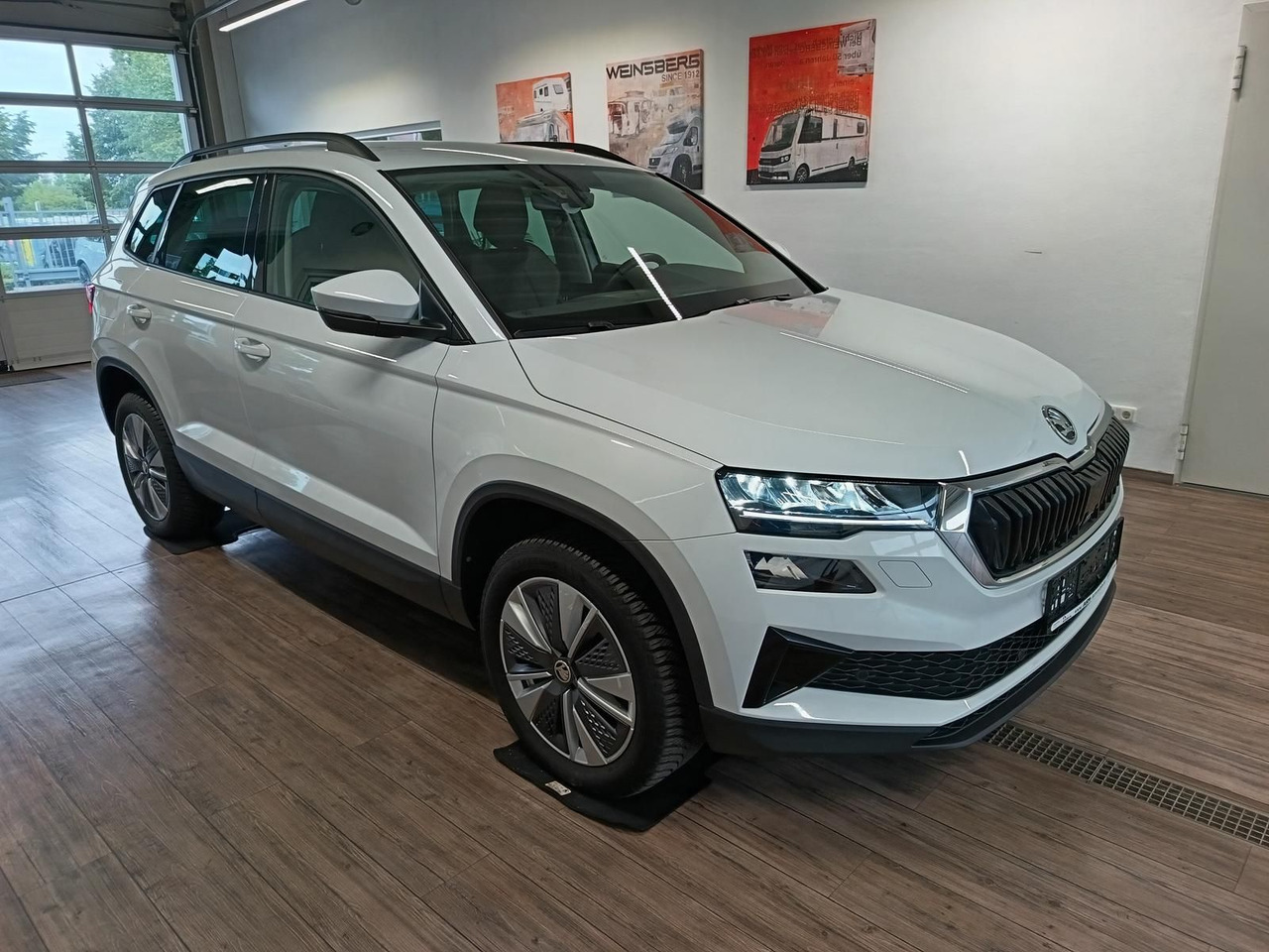Skoda Karoq Style 1,5TSI DSG*AHK-VORBER*NAVI*LED*R-KAM - SUV: bild 3 Skoda Karoq Style 1,5TSI DSG*AHK-VORBER*NAVI*LED*R-KAM - SUV: bild 3