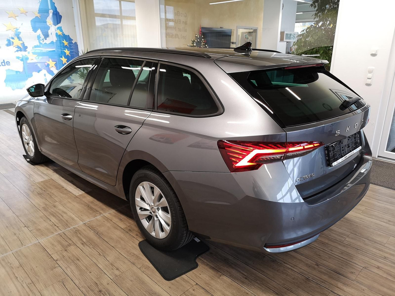 Skoda Octavia Combi Selection DSG*R-KAM*LED*DAB*2xPDC* - Kombi: bild 3 Skoda Octavia Combi Selection DSG*R-KAM*LED*DAB*2xPDC* - Kombi: bild 3