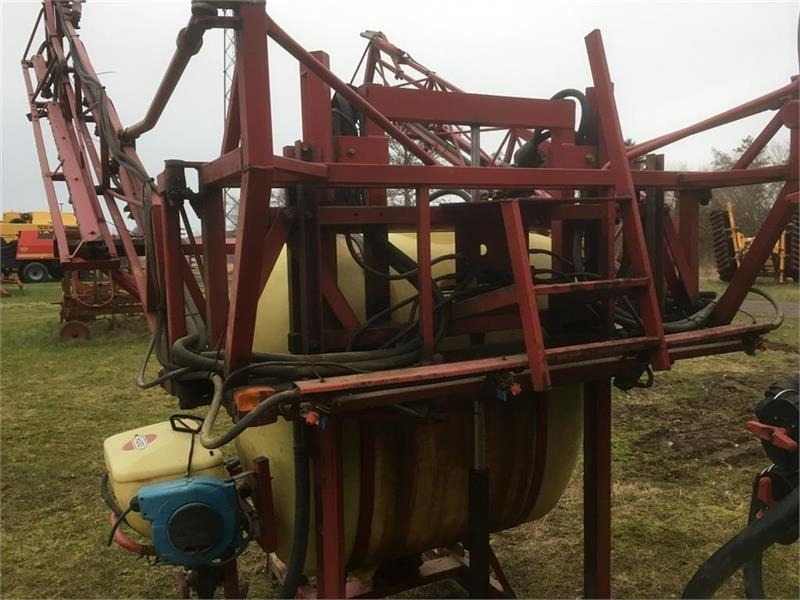 Hardi LHY 1000 / 16/361 Incl. fronttank - Traktorburen spruta: bild 3 Hardi LHY 1000 / 16/361 Incl. fronttank - Traktorburen spruta: bild 3