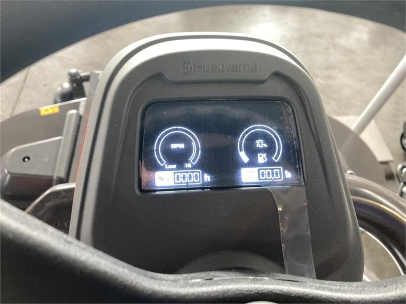 Husqvarna P524X Efi inkl. 137 cm klippebord - Gräsklippare: bild 5 Husqvarna P524X Efi inkl. 137 cm klippebord - Gräsklippare: bild 5