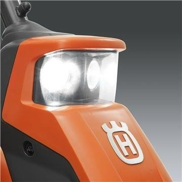 Husqvarna R 216T AWD inkl. 103 cm klippebord - Gräsklippare: bild 5 Husqvarna R 216T AWD inkl. 103 cm klippebord - Gräsklippare: bild 5