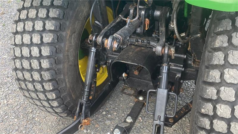 John Deere 3033 R - Kommunaltraktor: bild 5 John Deere 3033 R - Kommunaltraktor: bild 5