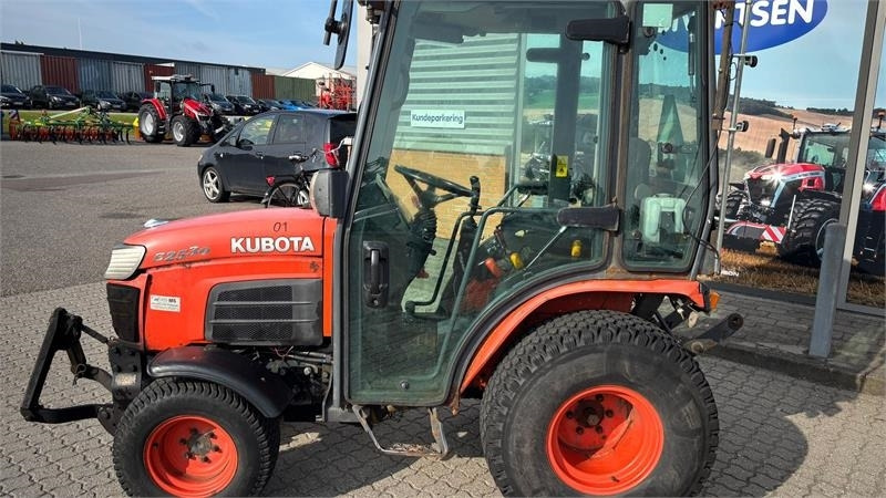 Kubota B2530 HST B2530 - Kommunaltraktor: bild 3 Kubota B2530 HST B2530 - Kommunaltraktor: bild 3
