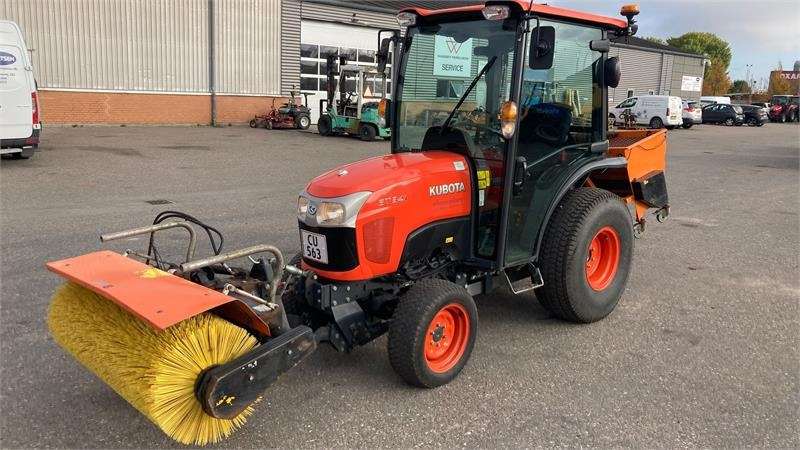 Kommunaltraktor Kubota ST341 inkl. 150 cm kost og udlægger: bild 1