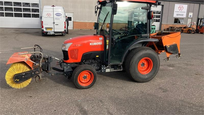 Kubota ST341 inkl. 150 cm kost og udlægger  - Kommunaltraktor: bild 2 Kubota ST341 inkl. 150 cm kost og udlægger  - Kommunaltraktor: bild 2