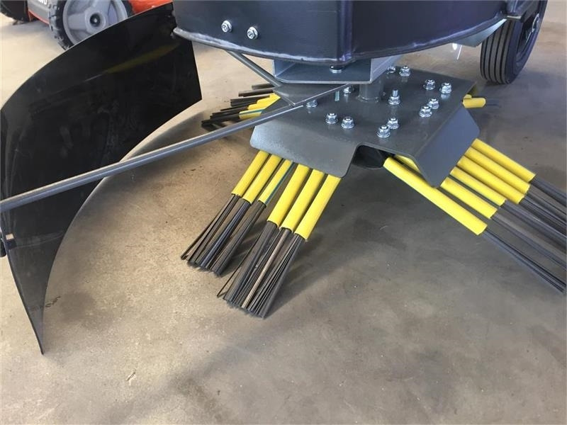 Kwern Greenbuster Pro III 8x3 Inkl. afdækningsskær - Tvåhjulstraktor: bild 2 Kwern Greenbuster Pro III 8x3 Inkl. afdækningsskær - Tvåhjulstraktor: bild 2