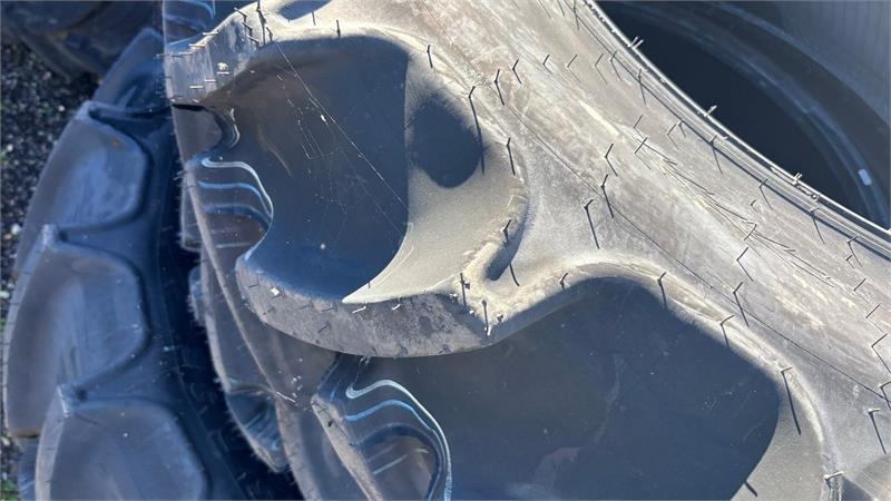 Mitas 420/85R38 & 340/85R28 - Däck för Utility/ Specialfordon: bild 2 Mitas 420/85R38 & 340/85R28 - Däck för Utility/ Specialfordon: bild 2