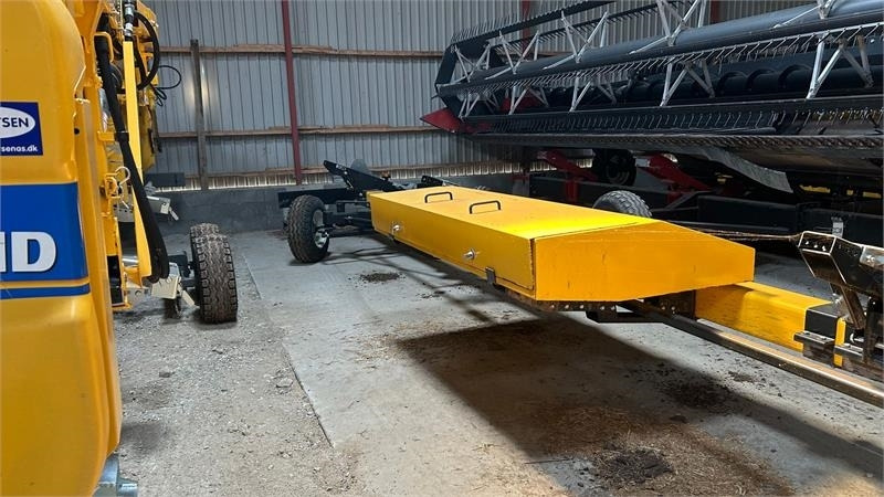 New Holland 4 hjulet skærebordsvogn - Skärbordsvagn: bild 2 New Holland 4 hjulet skærebordsvogn - Skärbordsvagn: bild 2