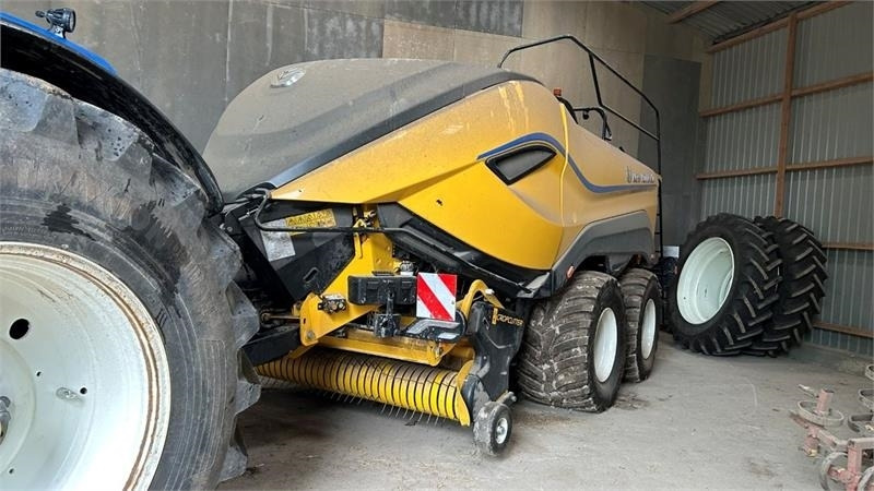 New Holland BB 1290 RC HD - Fyrkantspress: bild 1 New Holland BB 1290 RC HD - Fyrkantspress: bild 1