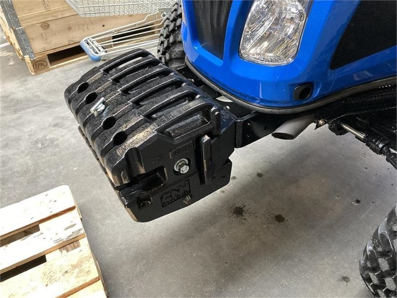 New Holland Boomer til 35-40-50-55 - Motvikt: bild 1 New Holland Boomer til 35-40-50-55 - Motvikt: bild 1