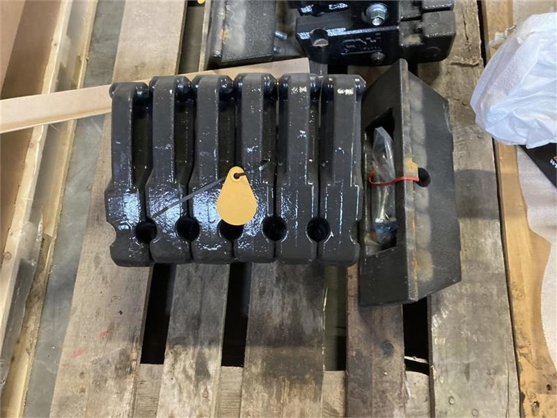 New Holland Boomer til 35-40-50-55 - Motvikt: bild 4 New Holland Boomer til 35-40-50-55 - Motvikt: bild 4