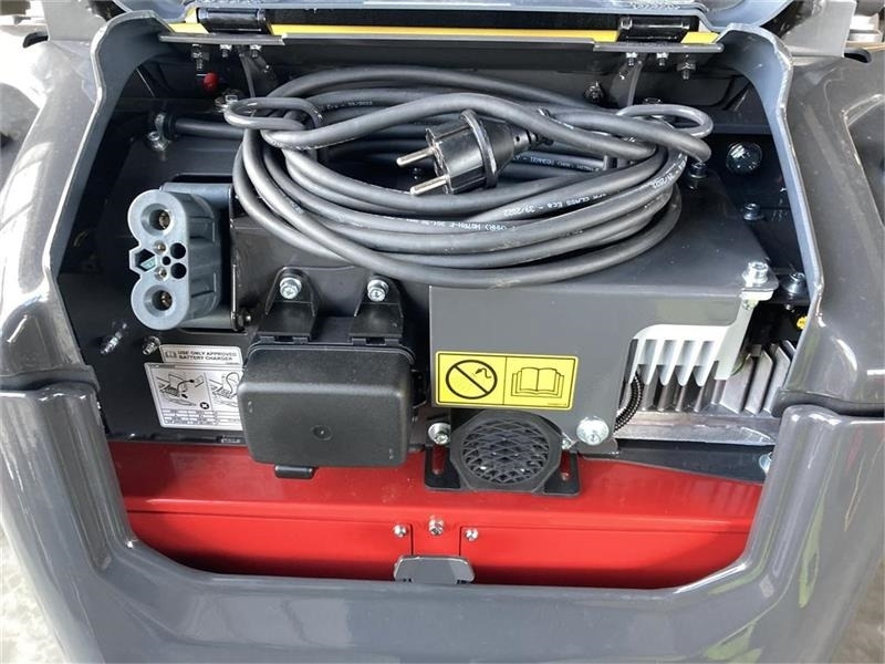 New Holland E15x Elektrisk - Minigrävmaskin: bild 4 New Holland E15x Elektrisk - Minigrävmaskin: bild 4