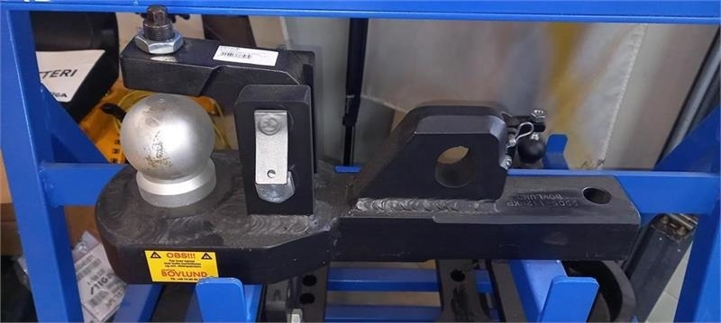 New Holland Kugletræk Til T6-7-8. - Redskapsfäste: bild 1 New Holland Kugletræk Til T6-7-8. - Redskapsfäste: bild 1