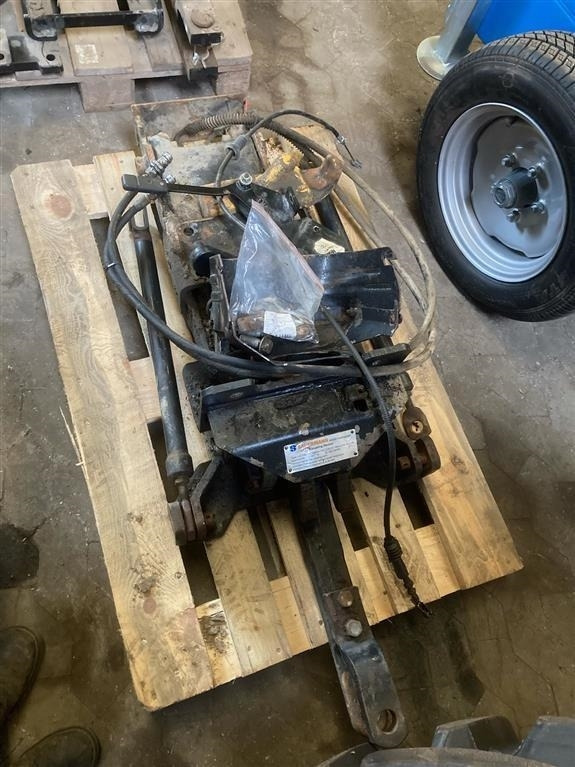 New Holland T7030 Hitchtræk - Redskapsfäste: bild 2 New Holland T7030 Hitchtræk - Redskapsfäste: bild 2