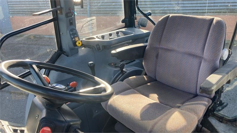 New Holland TS115  - Traktor: bild 5 New Holland TS115  - Traktor: bild 5