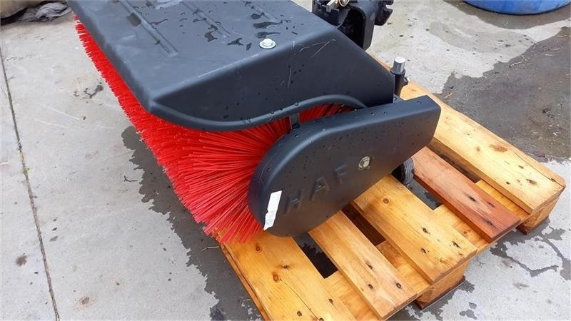 Nibbi 80cm Kost for Mak 4 og 5 - Kommunaltraktor: bild 4 Nibbi 80cm Kost for Mak 4 og 5 - Kommunaltraktor: bild 4