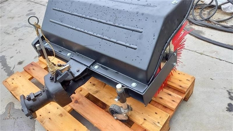 Nibbi 80cm Kost for Mak 4 og 5 - Kommunaltraktor: bild 1 Nibbi 80cm Kost for Mak 4 og 5 - Kommunaltraktor: bild 1