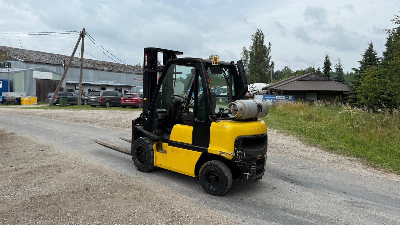 Nissan DX30 - Dieseltruck: bild 3 Nissan DX30 - Dieseltruck: bild 3