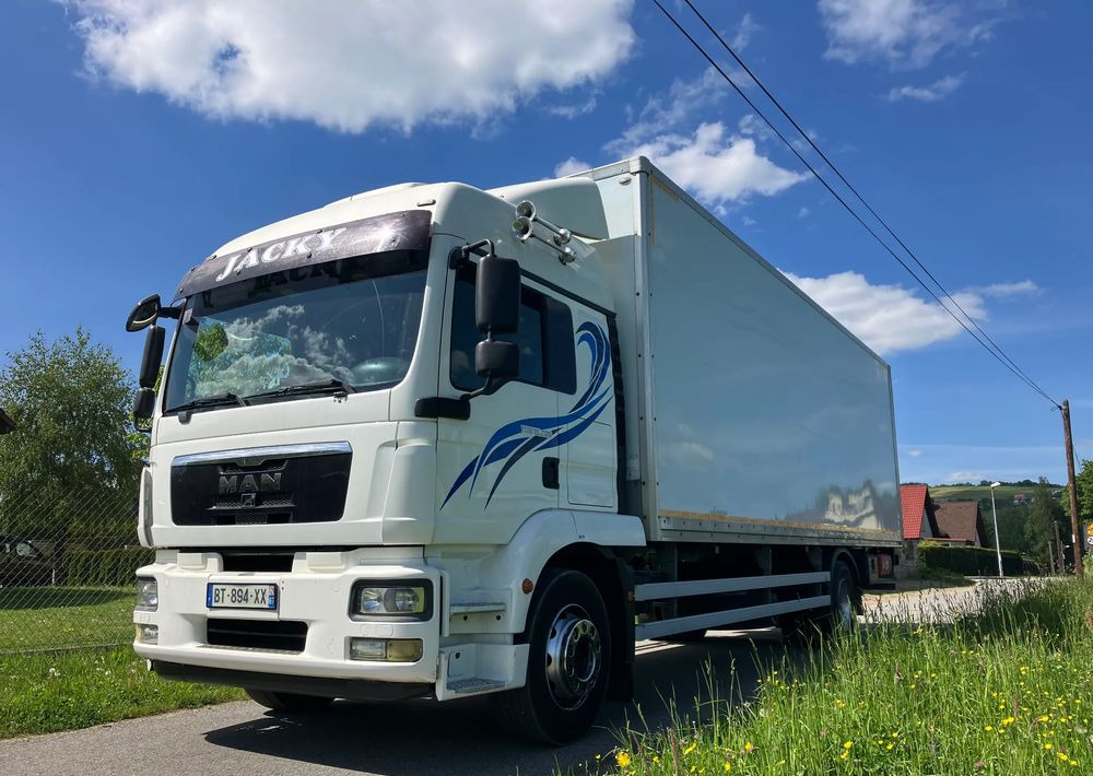 MAN MAN TGM 18.290 KURIERKA KONTENER 20 PALET SYPIALKA - Lastbil med skåp: bild 1 MAN MAN TGM 18.290 KURIERKA KONTENER 20 PALET SYPIALKA - Lastbil med skåp: bild 1