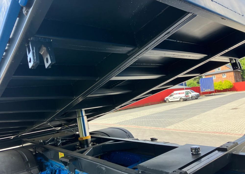 Mercedes-Benz ANTOS 1830 solidny kiper wywrotka blokada mostu - Tippbil lastbil: bild 4 Mercedes-Benz ANTOS 1830 solidny kiper wywrotka blokada mostu - Tippbil lastbil: bild 4