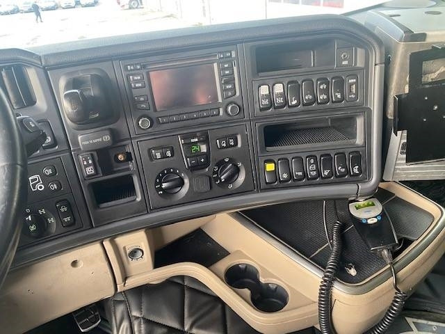 Scania R580lb8x4*4hna - Lastväxlare lastbil: bild 2 Scania R580lb8x4*4hna - Lastväxlare lastbil: bild 2