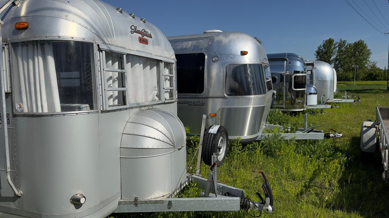 1992 Airstream Classic 1992 Airstream Classic – Fully Rebuilt Vintage Travel Trailer - Försäljningsvagn: bild 3 1992 Airstream Classic 1992 Airstream Classic – Fully Rebuilt Vintage Travel Trailer - Försäljningsvagn: bild 3