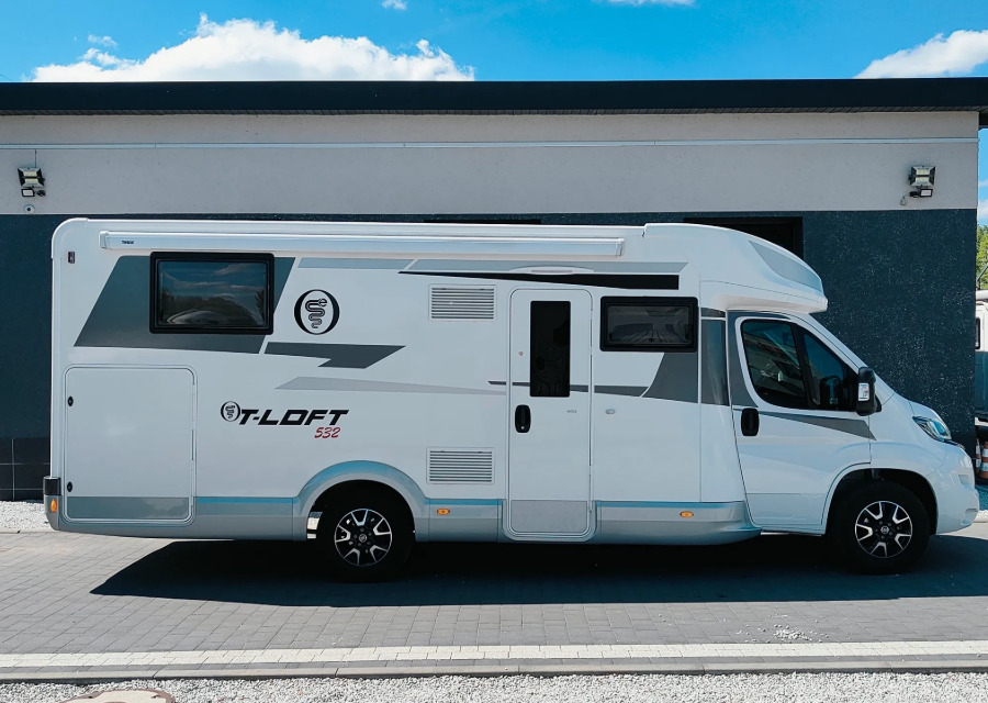 Elnagh Elnagh T-Loft 532 WINTER Alarm Solar Camera Air Conditioning Truma Diesel E Awning Remis Retrofitted - Campingbil: bild 3 Elnagh Elnagh T-Loft 532 WINTER Alarm Solar Camera Air Conditioning Truma Diesel E Awning Remis Retrofitted - Campingbil: bild 3