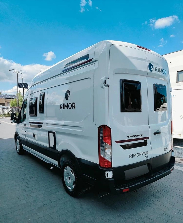 FORD Rimor NEW Ford Van 238 Truma Diesel Roller Shutters Remis AUTOMAT - Campingbil: bild 4 FORD Rimor NEW Ford Van 238 Truma Diesel Roller Shutters Remis AUTOMAT - Campingbil: bild 4