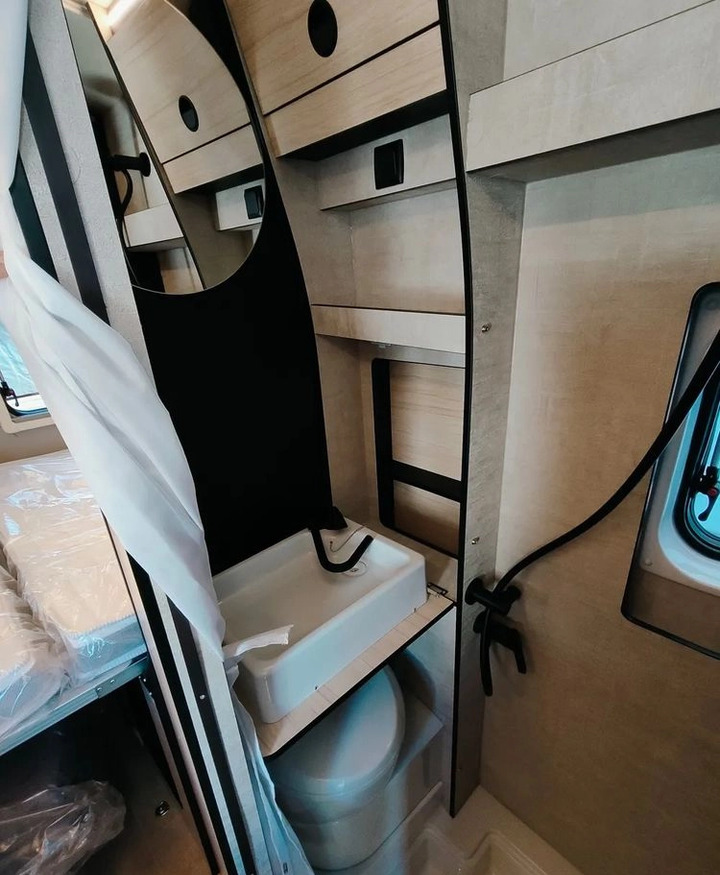 Ny Campingbil FORD Rimor NEW Ford Van 238 Truma Diesel Roller Shutters Remis AUTOMAT: bild 10