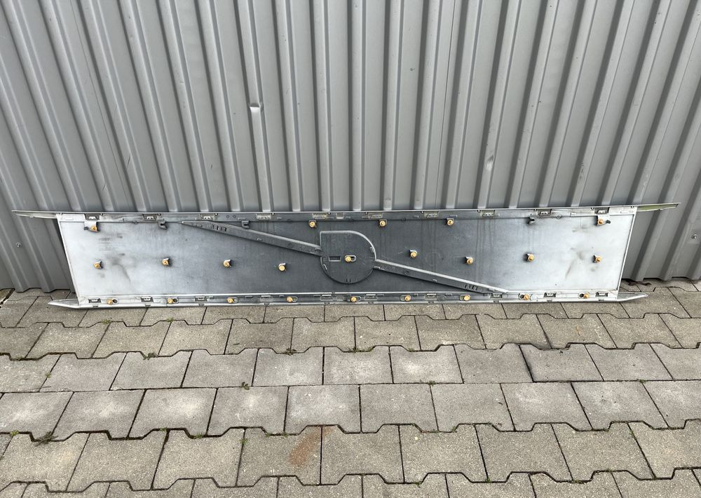 Blenda na maskę Volvo FH5 euro 6 FH 5 - Huv för Lastbil: bild 2 Blenda na maskę Volvo FH5 euro 6 FH 5 - Huv för Lastbil: bild 2