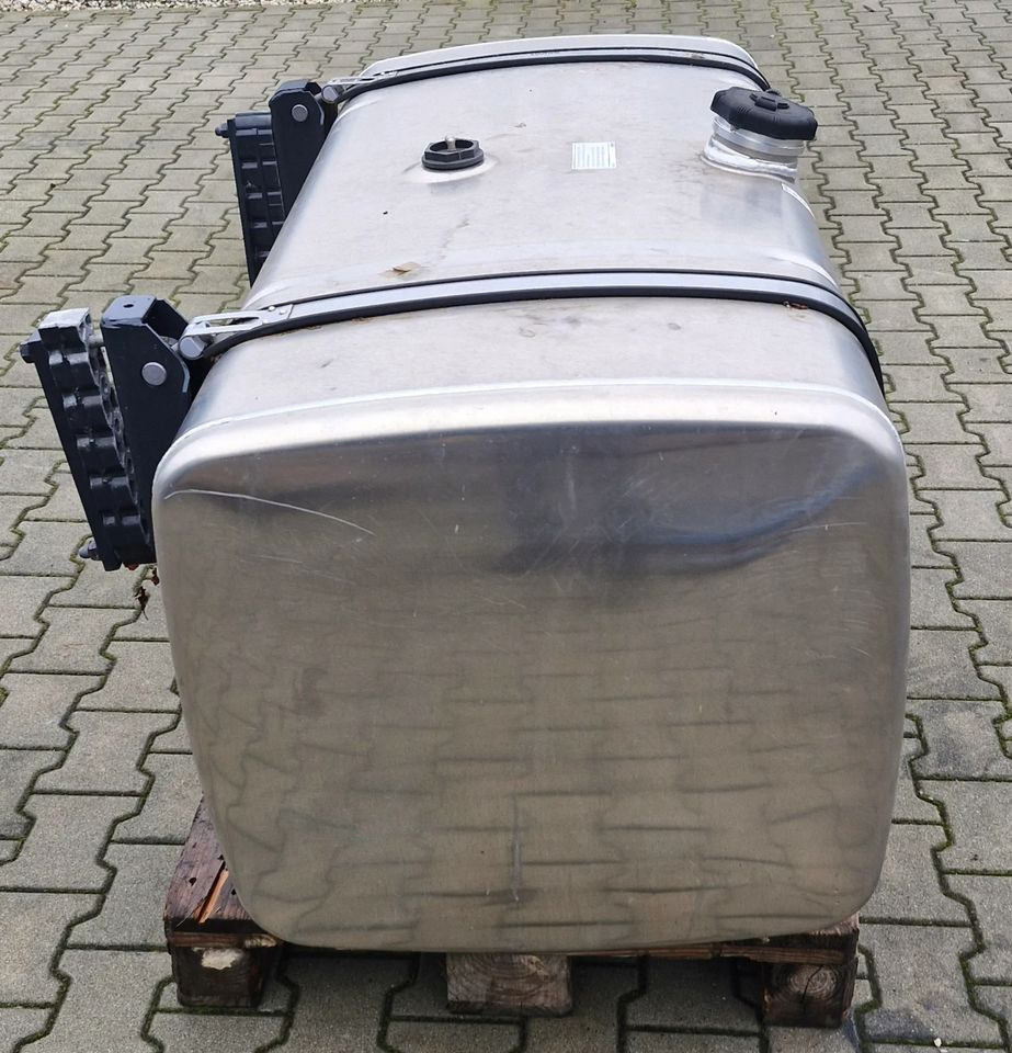 IVECO S WAY HI WAY STRALIS ZBIORNIK PALIWA NOWY - Bränslesystem: bild 2 IVECO S WAY HI WAY STRALIS ZBIORNIK PALIWA NOWY - Bränslesystem: bild 2