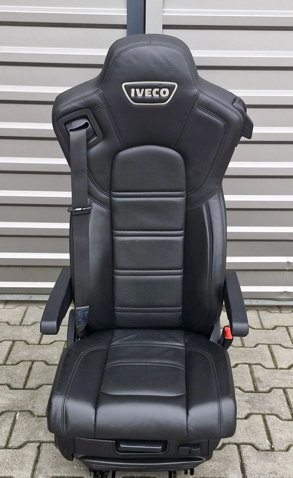 IVECO STRALIS S WAY FOTEL PASAŻERA - Hytt och interiör: bild 1 IVECO STRALIS S WAY FOTEL PASAŻERA - Hytt och interiör: bild 1